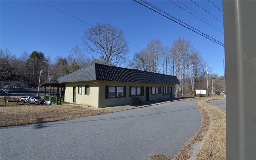 4 NC 69, Hayesville, NC 28904
